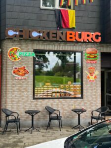 CHICKENBURG 225x300